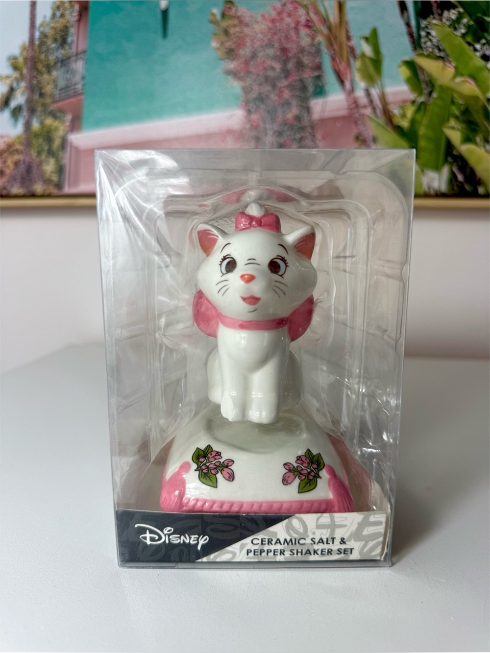 Disney The Aristocats Marie Ceramic Salt Pepper Shaker Set Floral Pillow NIB